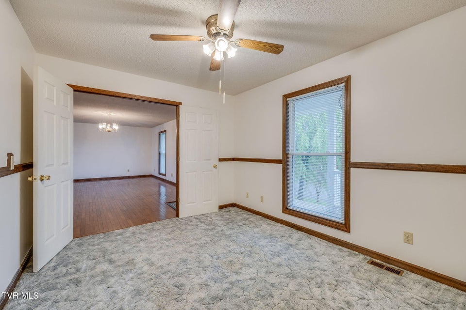 Photo #25: 120 Lynnwood Drive
