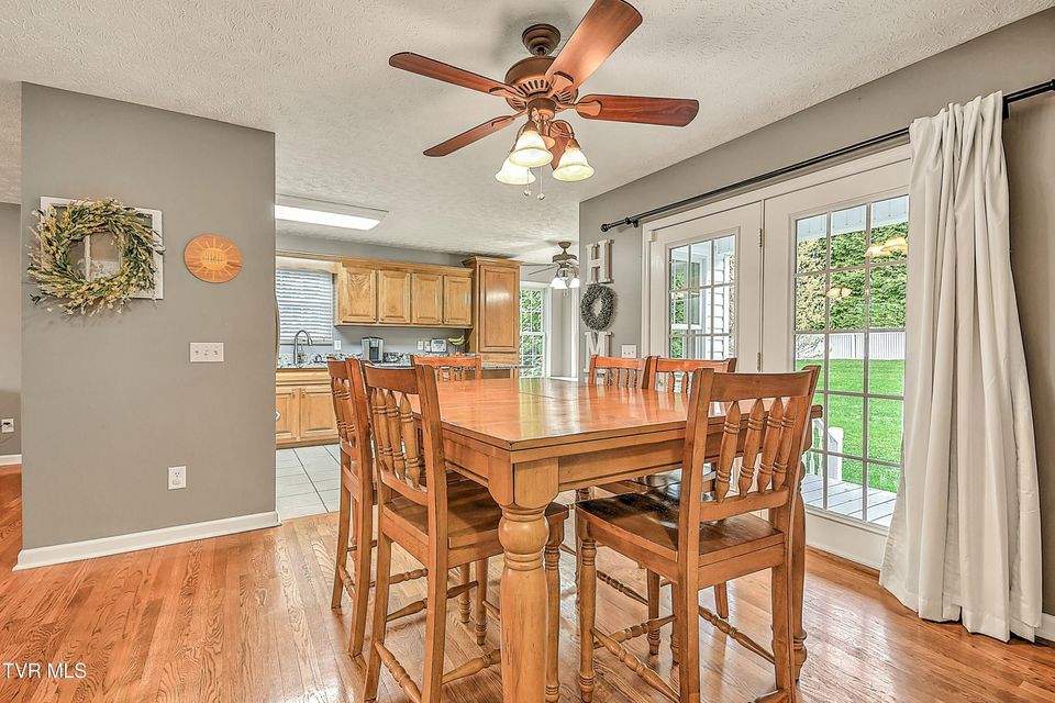 Photo #6: 120 Sunnyfield Drive Drive