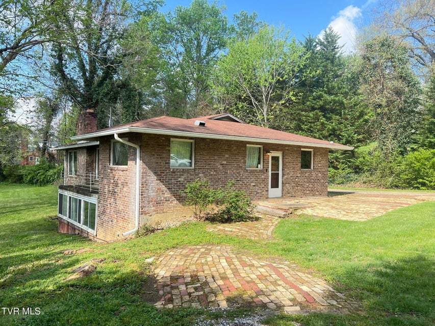 Photo #6: 214 Susong Lane