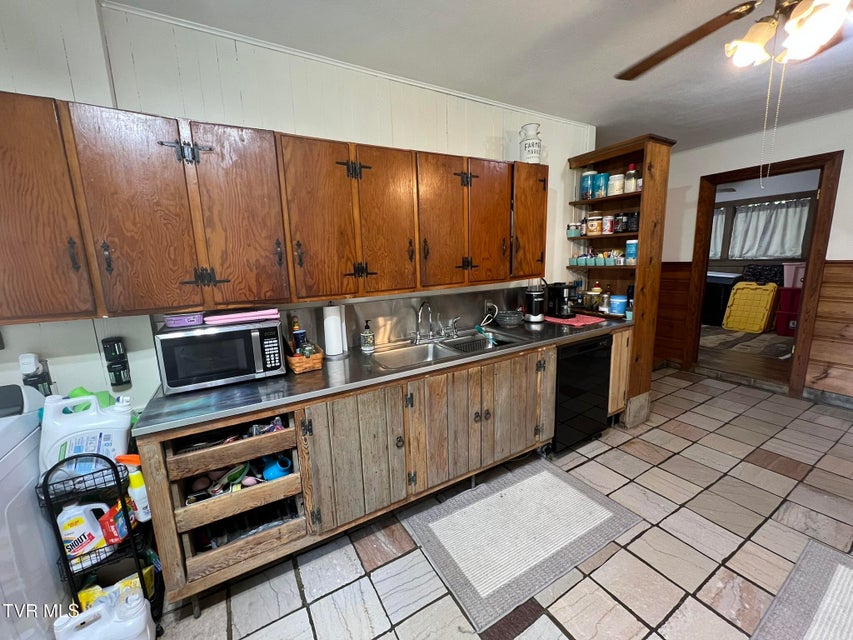 Photo #17: 214 Susong Lane