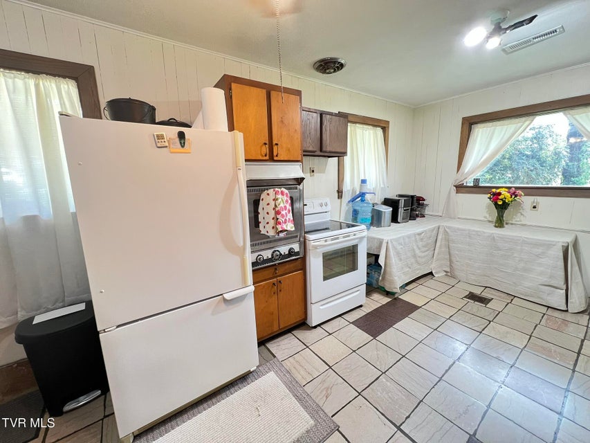 Photo #19: 214 Susong Lane
