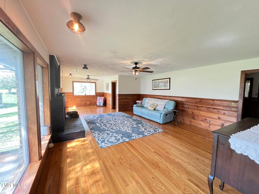 Photo #10: 214 Susong Lane
