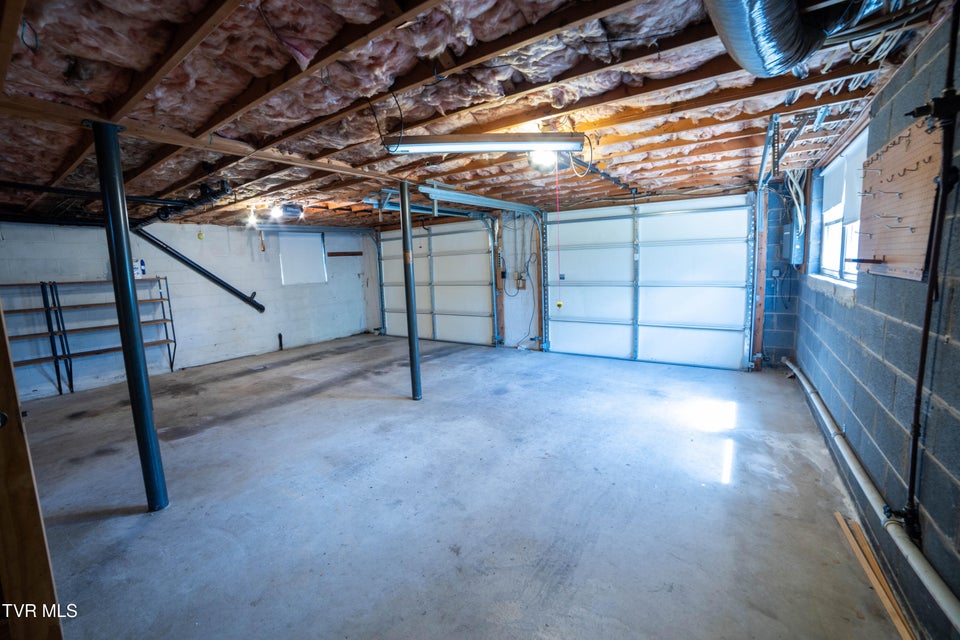 Photo #37: 320 Bell Street