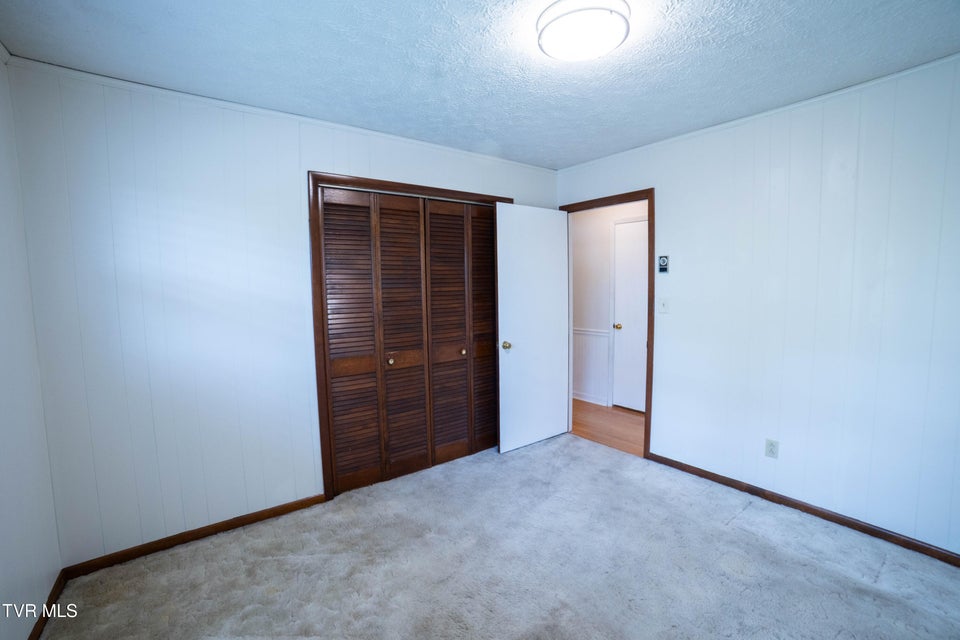 Photo #21: 320 Bell Street