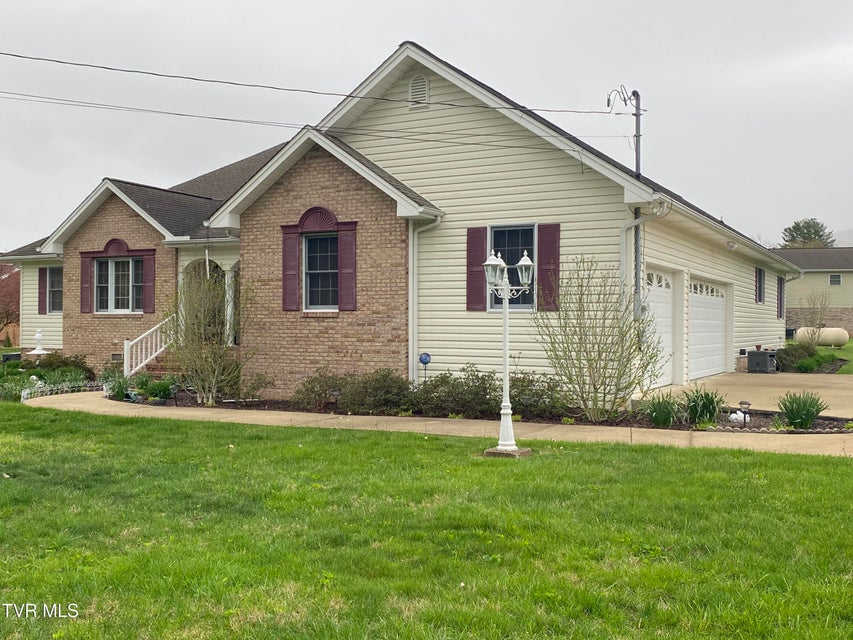 Photo #10: 127 Howard Court