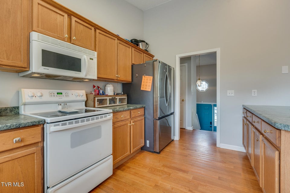 Photo #14: 221 Mulberry Bend