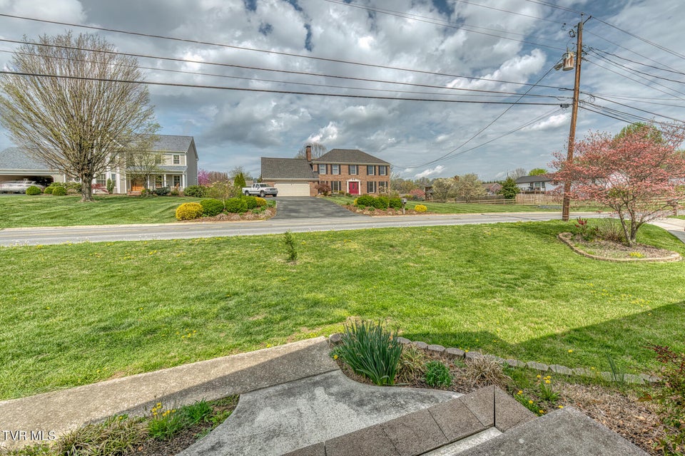 Photo #6: 941 Meadow Lane