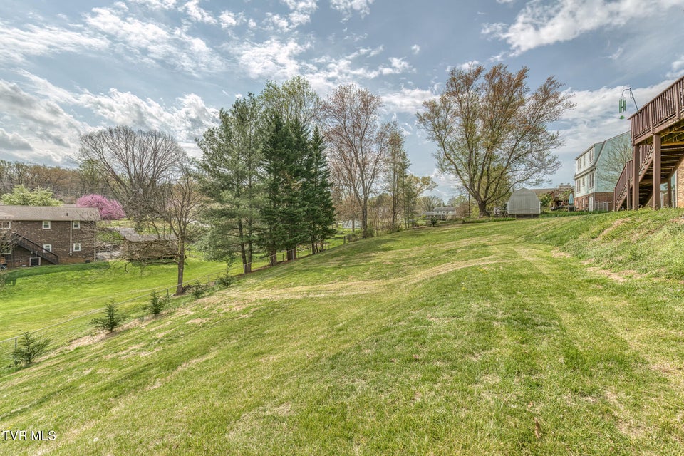 Photo #46: 941 Meadow Lane