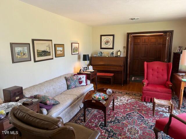 Photo #3: 19494 Oakwood Drive