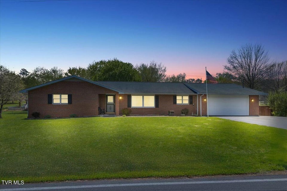 Photo #2: 505 Colonial Heights Road