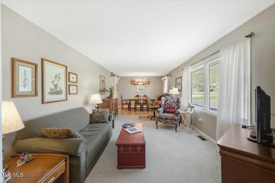 Photo #4: 505 Colonial Heights Road