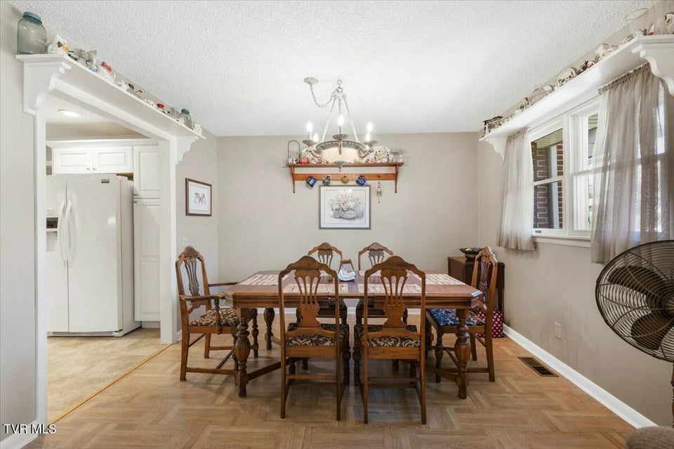 Photo #5: 505 Colonial Heights Road