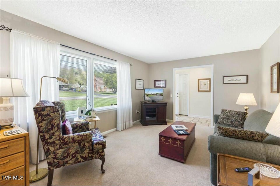 Photo #6: 505 Colonial Heights Road