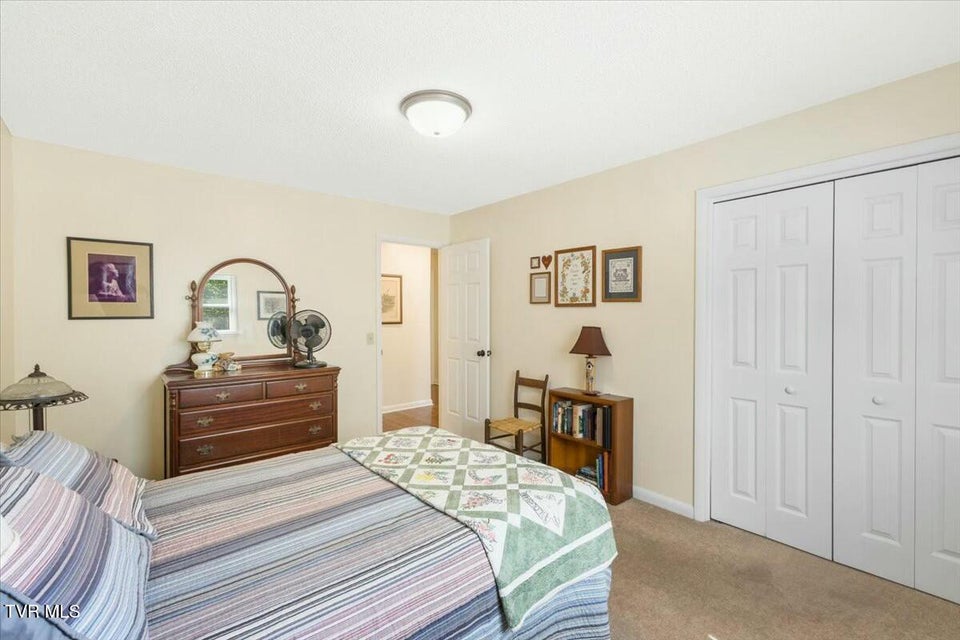 Photo #11: 505 Colonial Heights Road