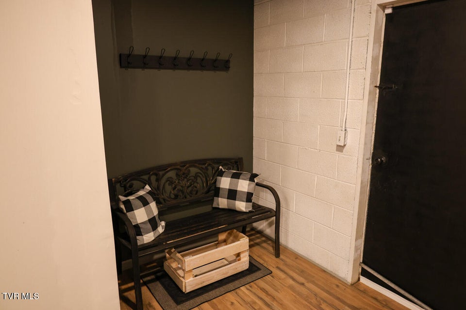 Photo #61: 1502 Kings Row