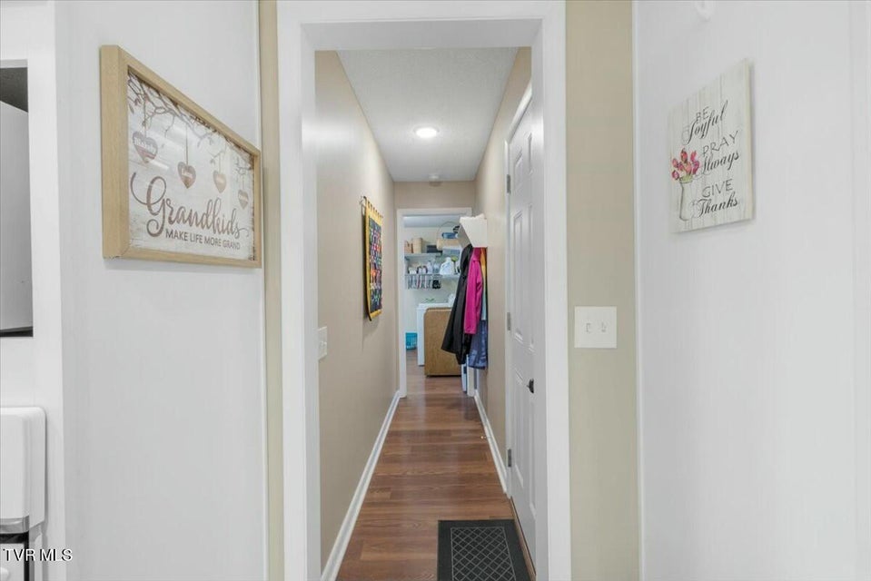 Photo #31: 505 Colonial Heights Road