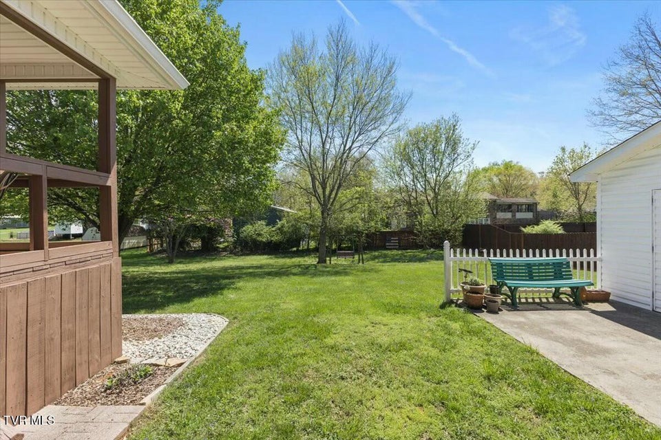 Photo #38: 505 Colonial Heights Road