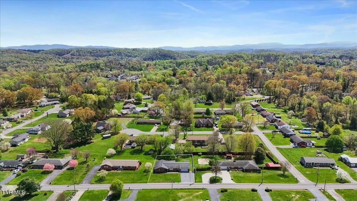 Photo #45: 505 Colonial Heights Road