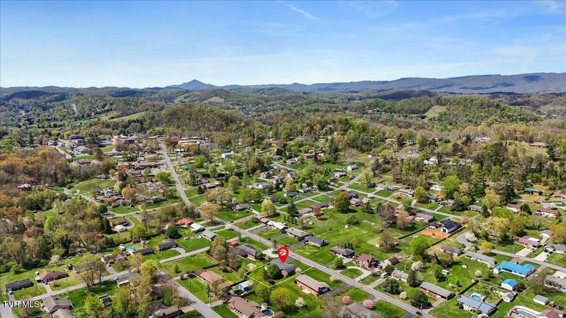 Photo #47: 505 Colonial Heights Road