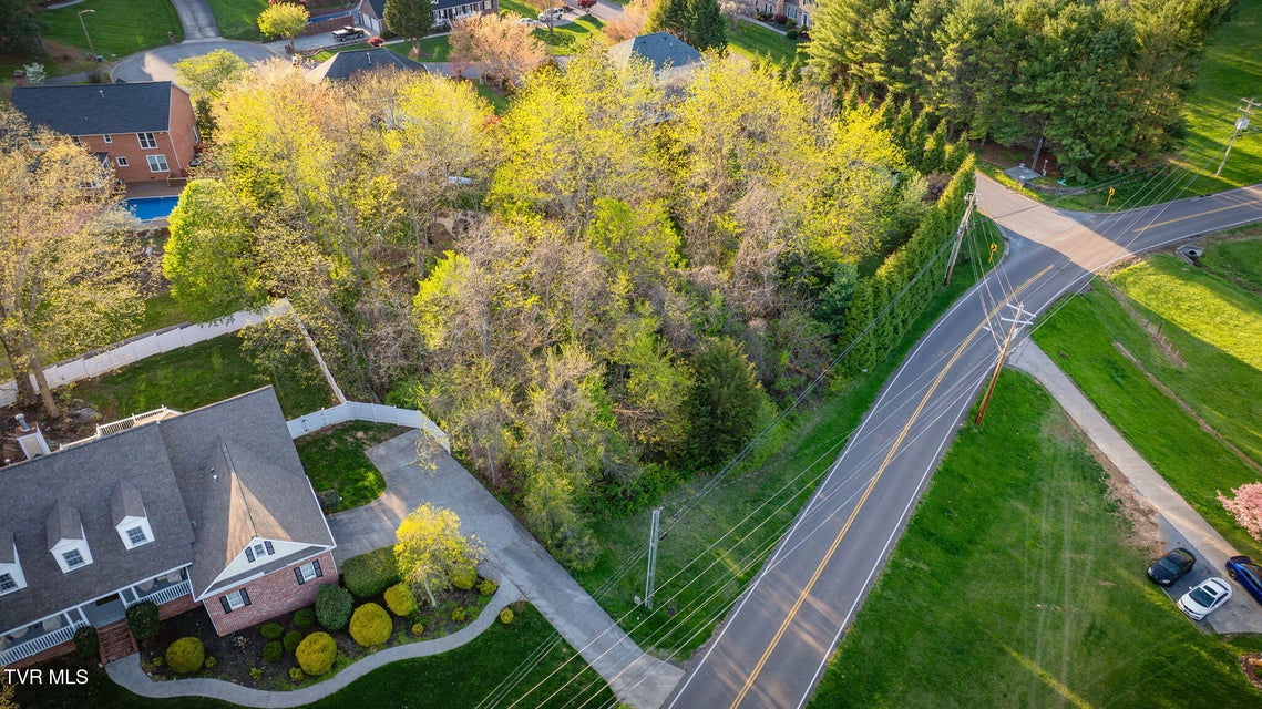 Photo #2: 620 Mountainview Road