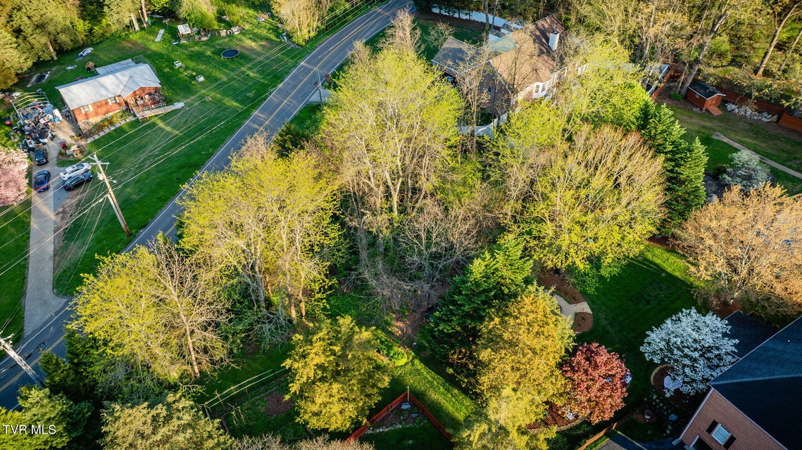 Photo #4: 620 Mountainview Road