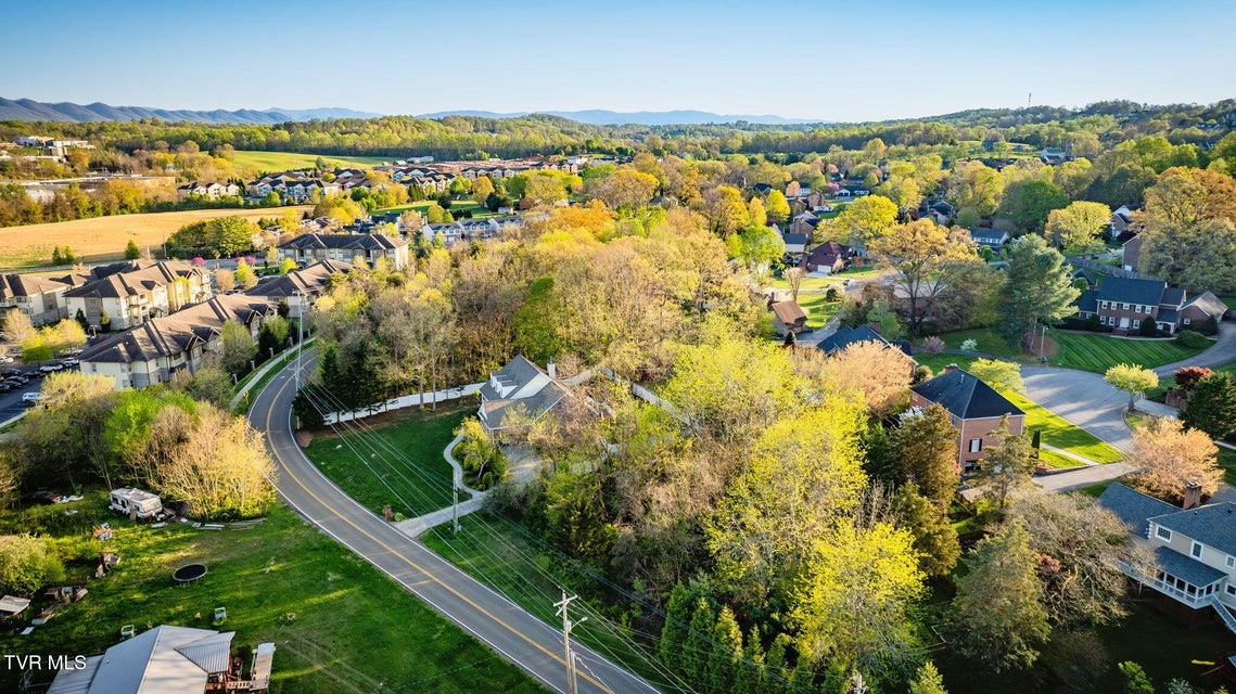 Photo #8: 620 Mountainview Road