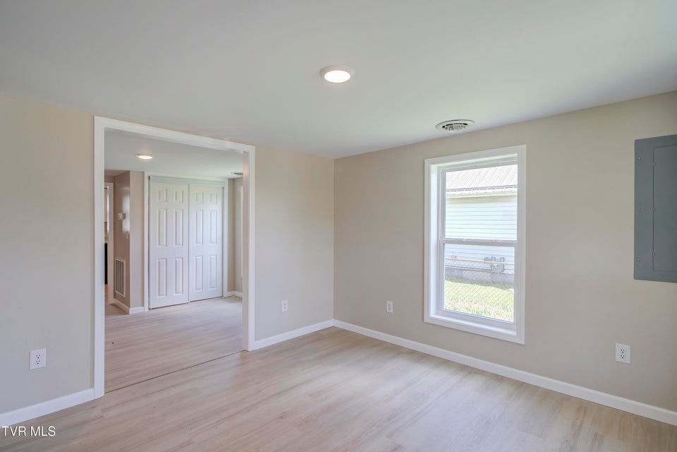 Photo #7: 2304 Ashwood Ave Avenue