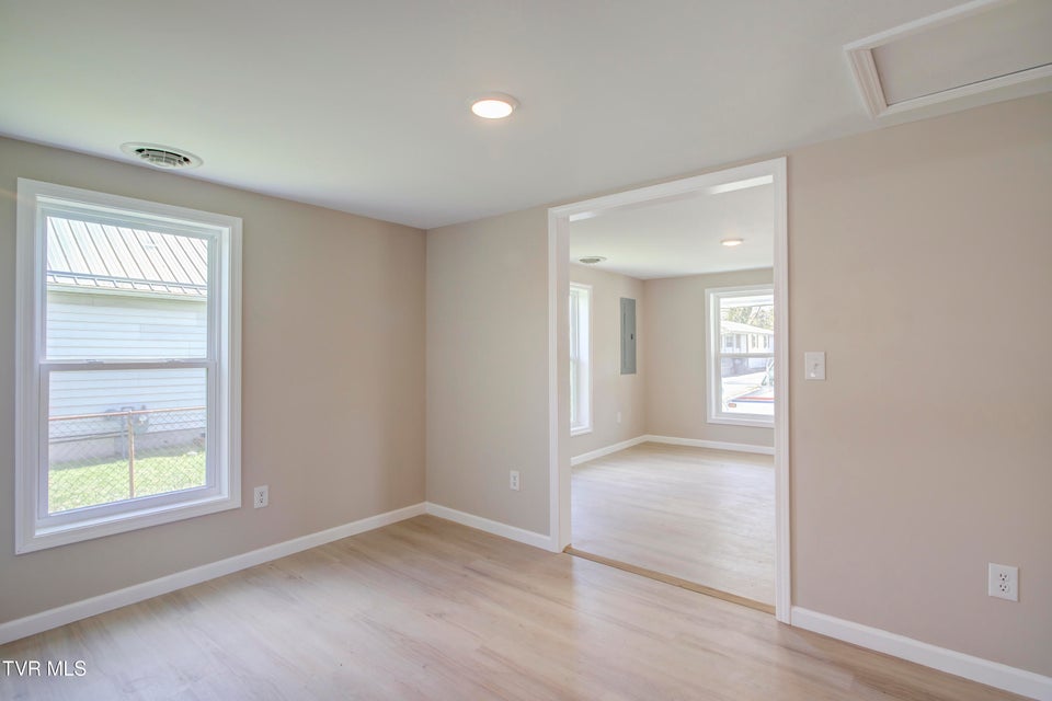 Photo #12: 2304 Ashwood Ave Avenue
