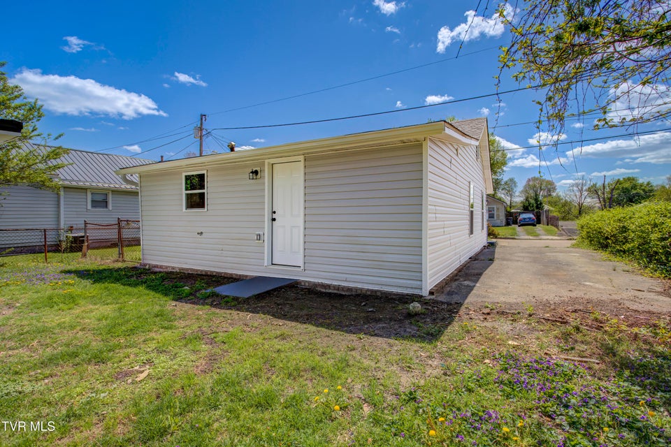 Photo #24: 2304 Ashwood Ave Avenue