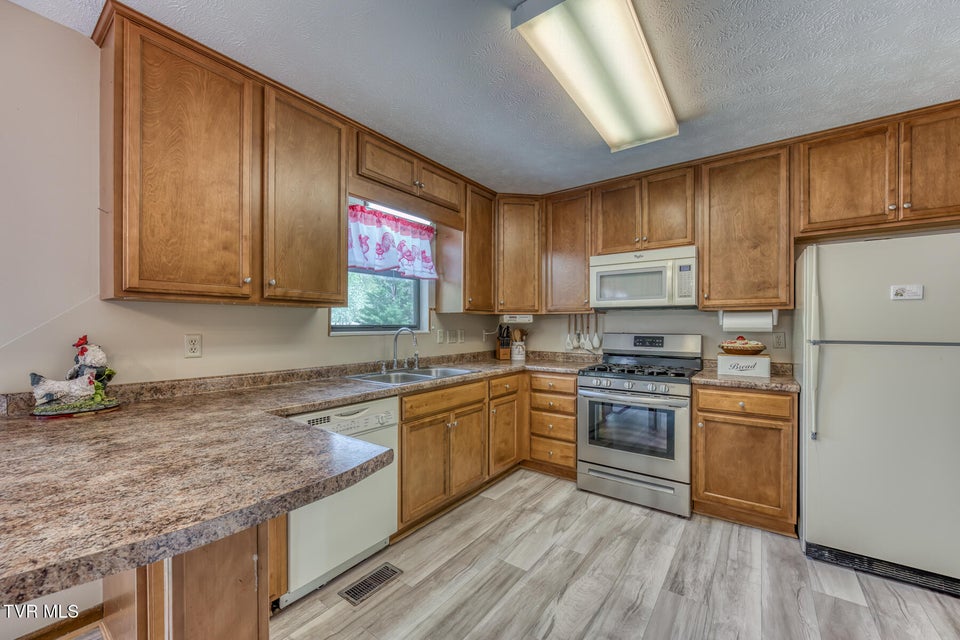 Photo #10: 312 Edgewood Street