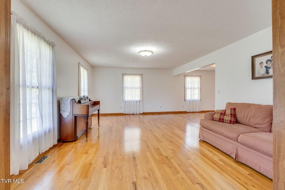 Photo #6: 2000 Southside Road