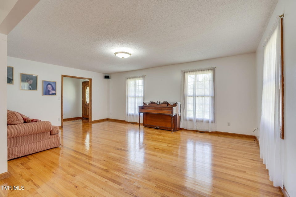 Photo #7: 2000 Southside Road