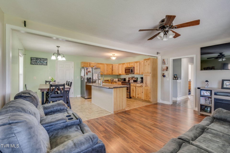 Photo #6: 512 Dickerson Street