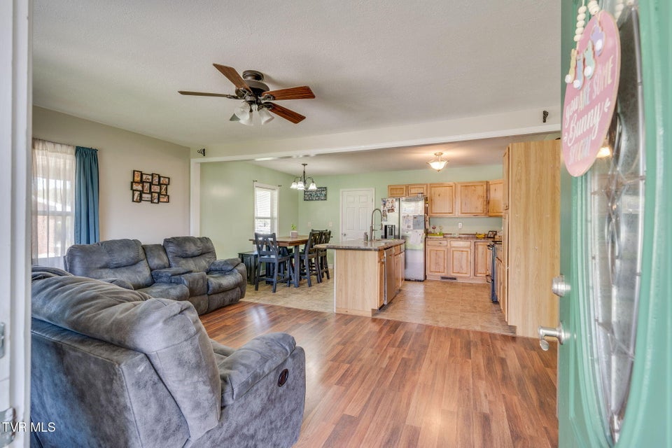 Photo #4: 512 Dickerson Street