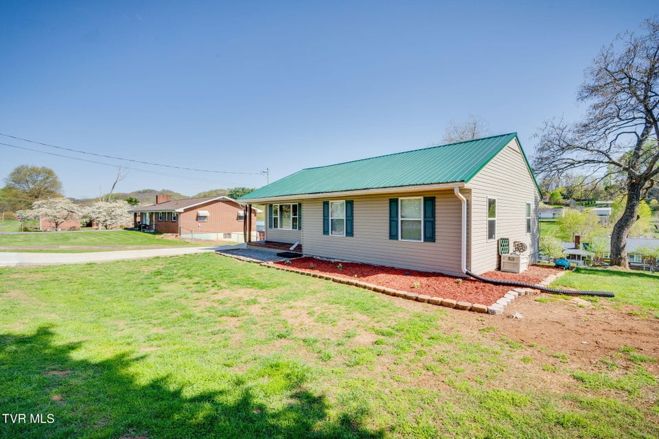 Photo #2: 512 Dickerson Street