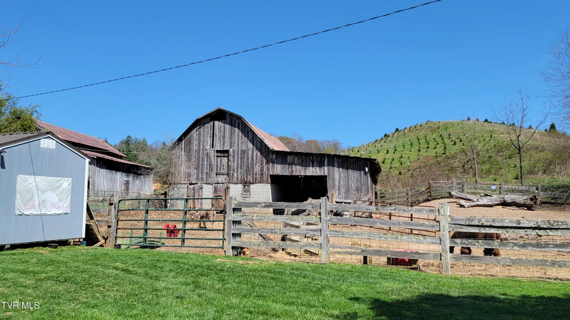 Photo #11: 138 J Phillipi Road