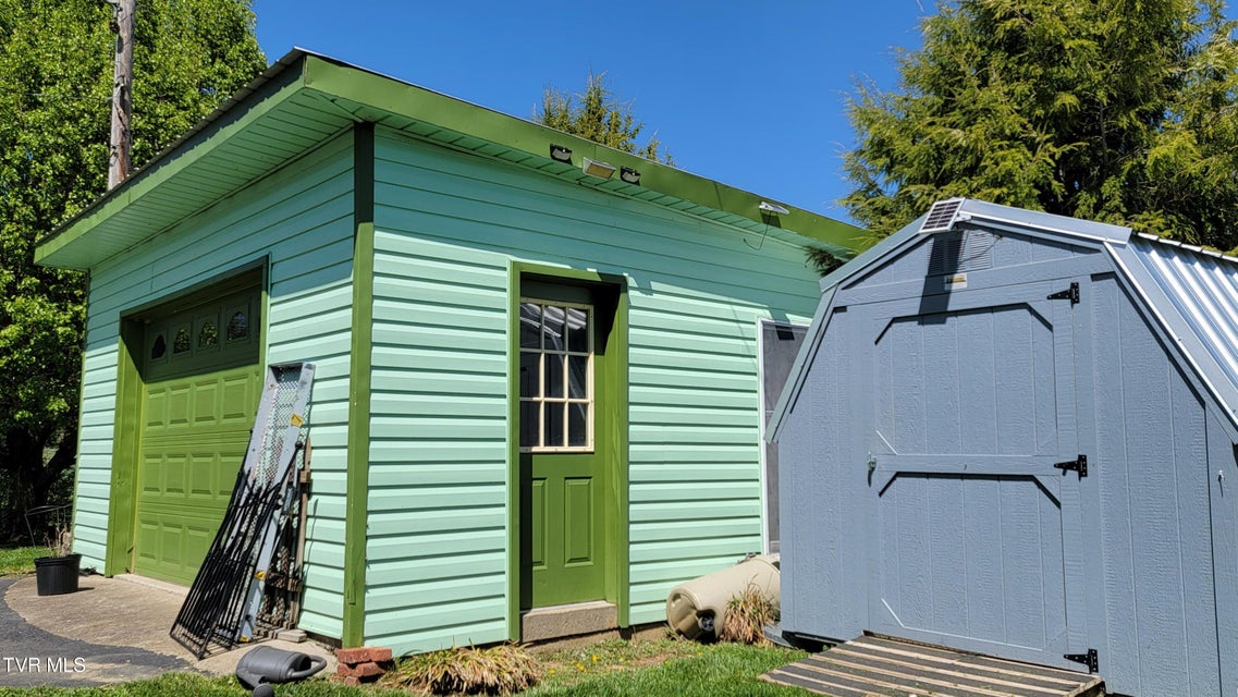 Photo #16: 138 J Phillipi Road