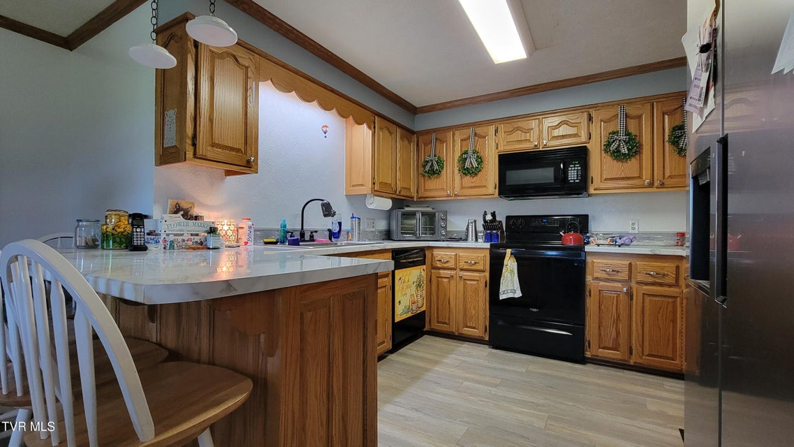 Photo #33: 138 J Phillipi Road