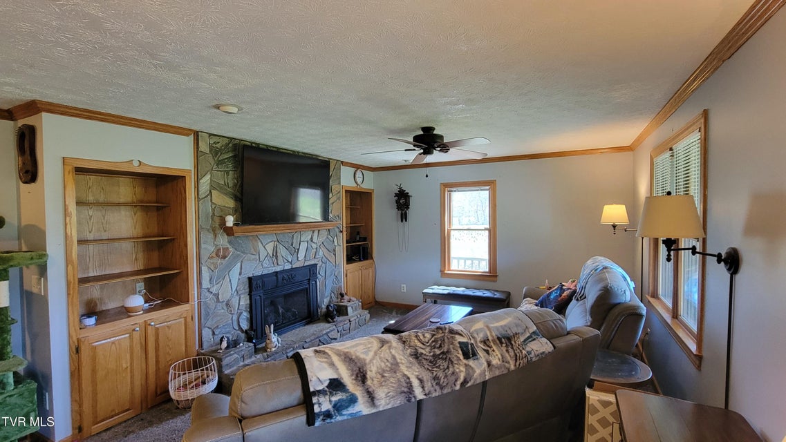 Photo #37: 138 J Phillipi Road