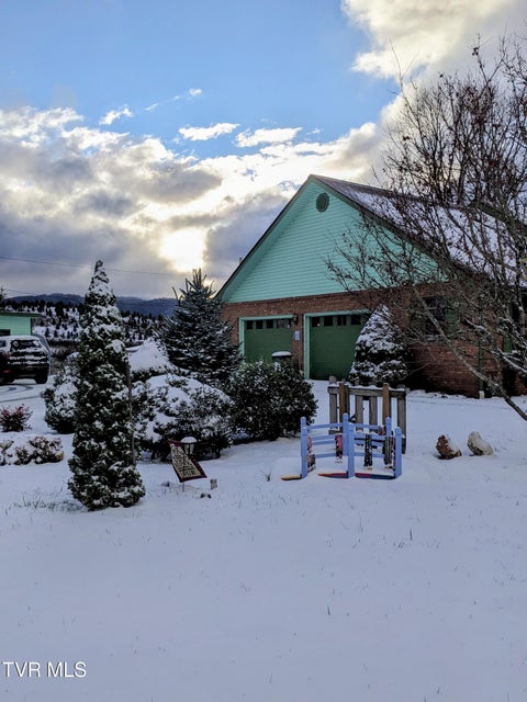 Photo #20: 138 J Phillipi Road