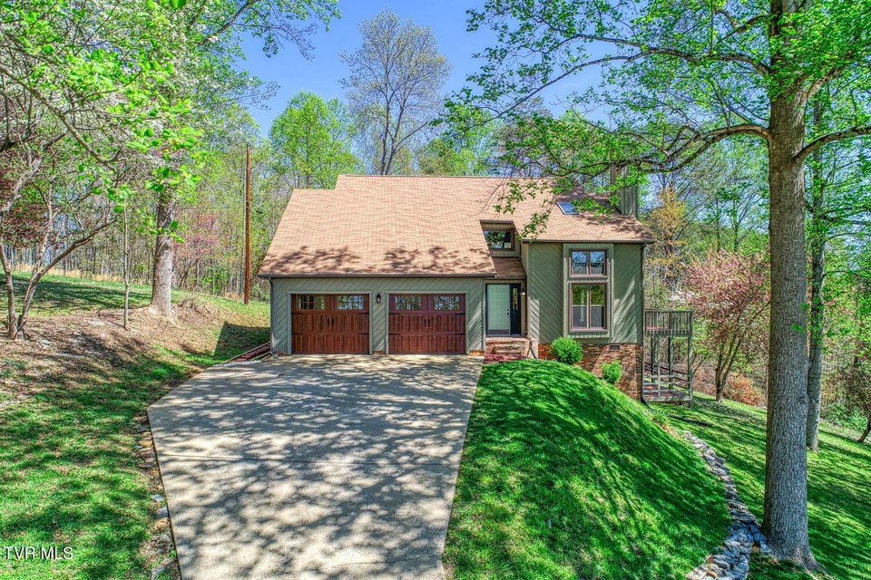 Photo #3: 804 Seven Oaks Drive
