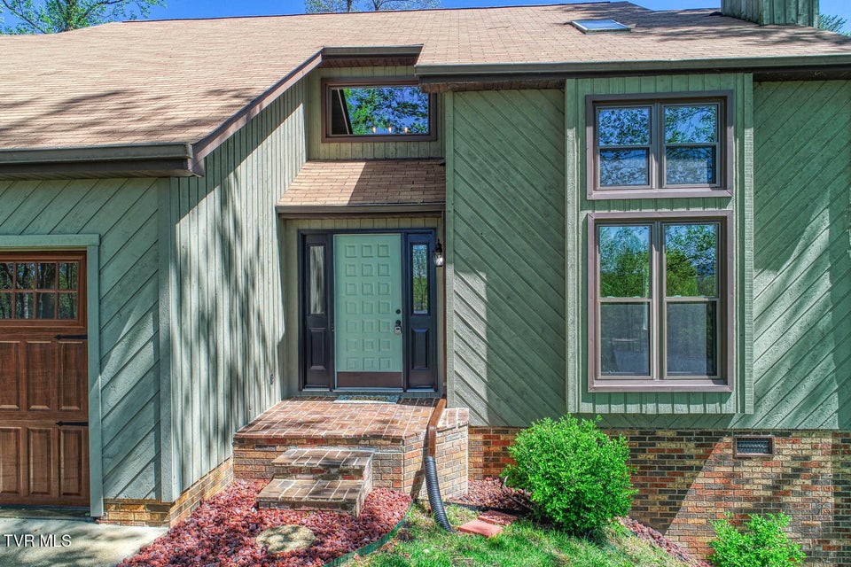 Photo #5: 804 Seven Oaks Drive