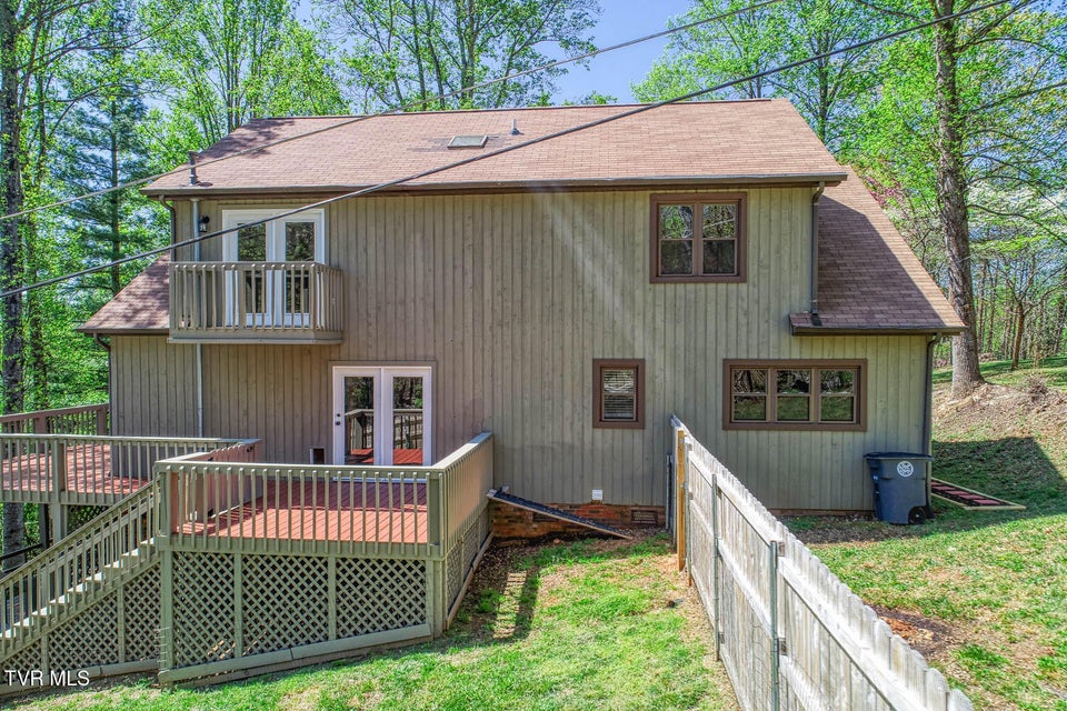 Photo #10: 804 Seven Oaks Drive