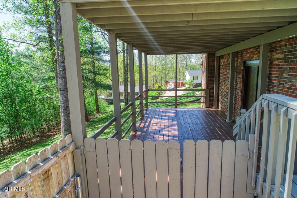 Photo #17: 804 Seven Oaks Drive