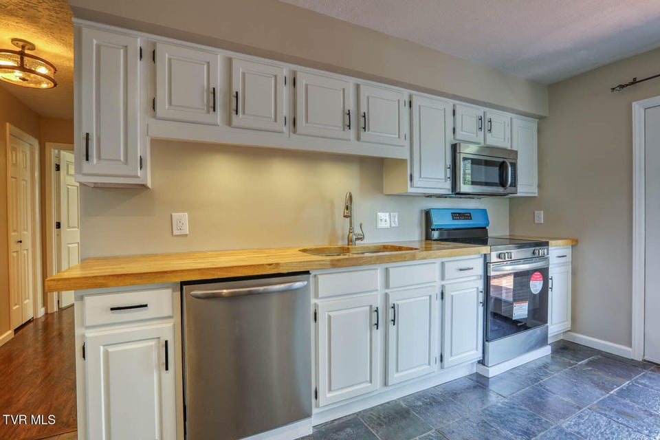 Photo #34: 804 Seven Oaks Drive