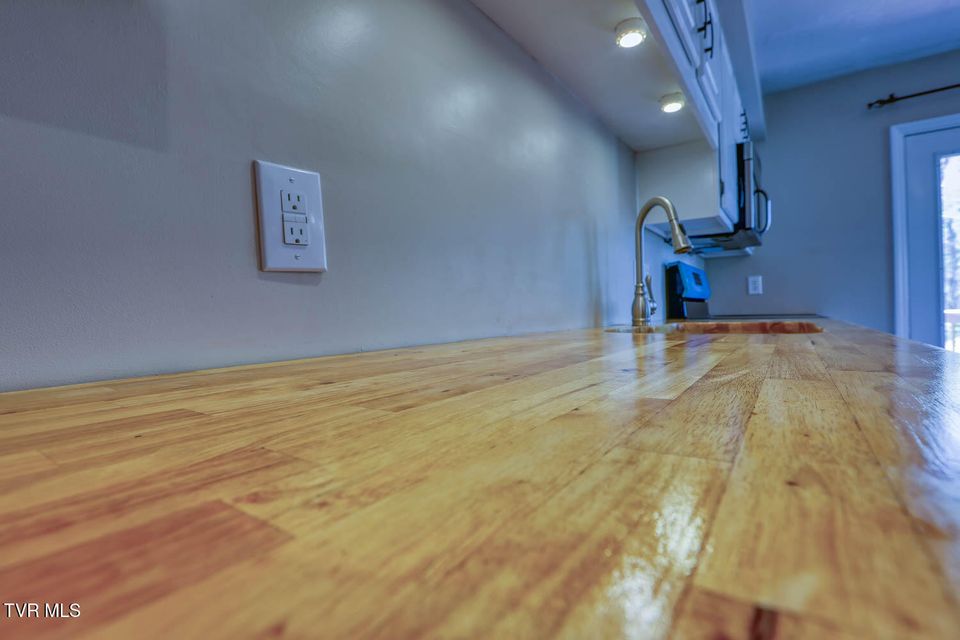 Photo #36: 804 Seven Oaks Drive