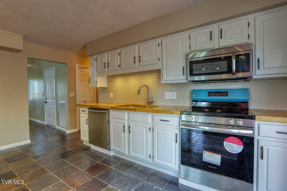 Photo #37: 804 Seven Oaks Drive