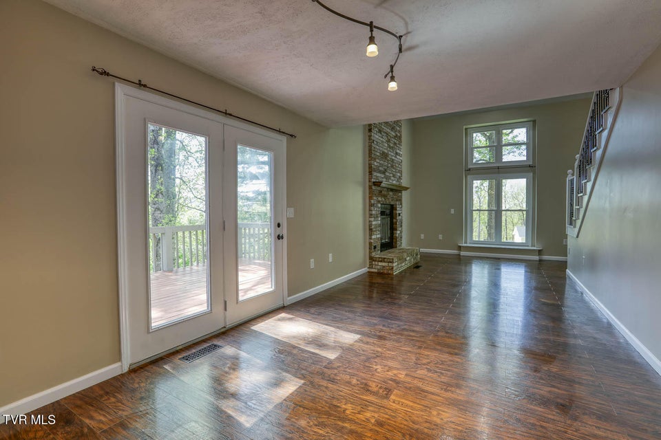 Photo #43: 804 Seven Oaks Drive