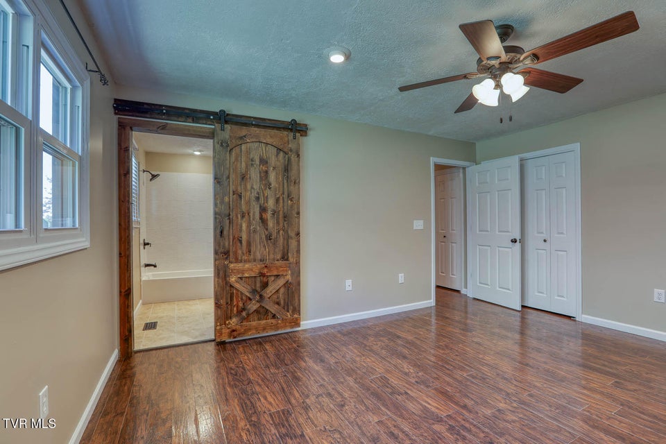 Photo #59: 804 Seven Oaks Drive