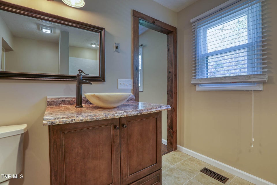 Photo #62: 804 Seven Oaks Drive